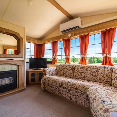 Domek Na Skraju Lasu Mazury Holiday home *